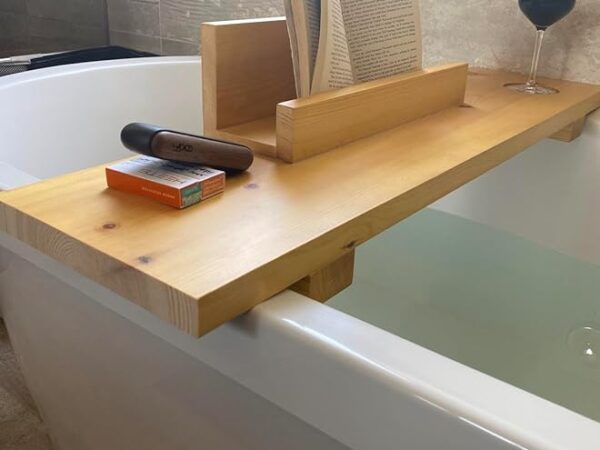 رف خشب كبير قابل للتوسيع بتصميم حديث وفاخر قابل للطي لحوض الاستحمام واكسسوارات الحمام من متجر عمال الخشب